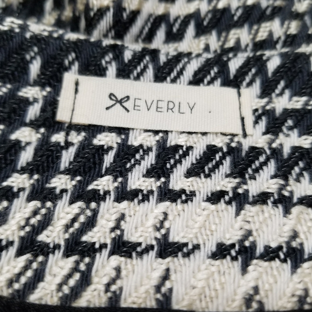 Everly - Picture 4 of 5